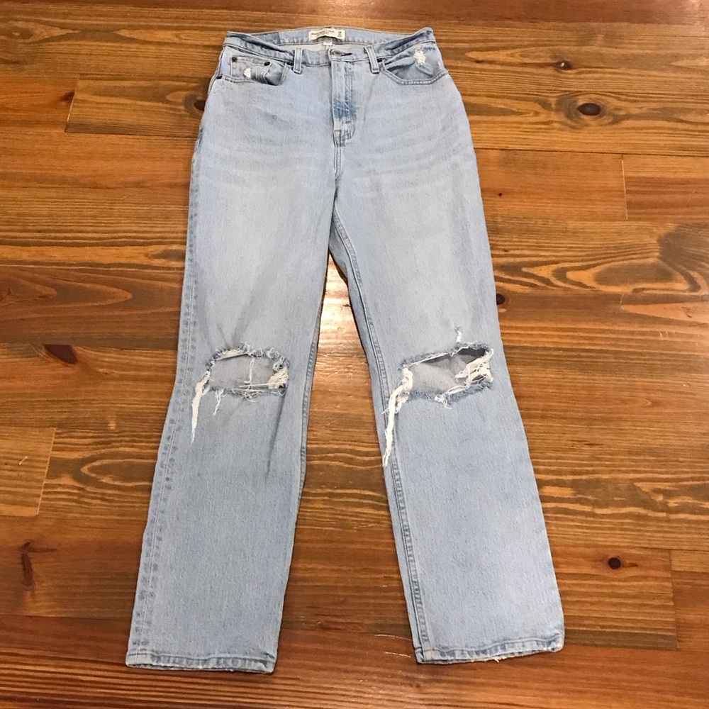 Abercrombie & Fitch Light Blue Distressed Straight Leg Jeans 28